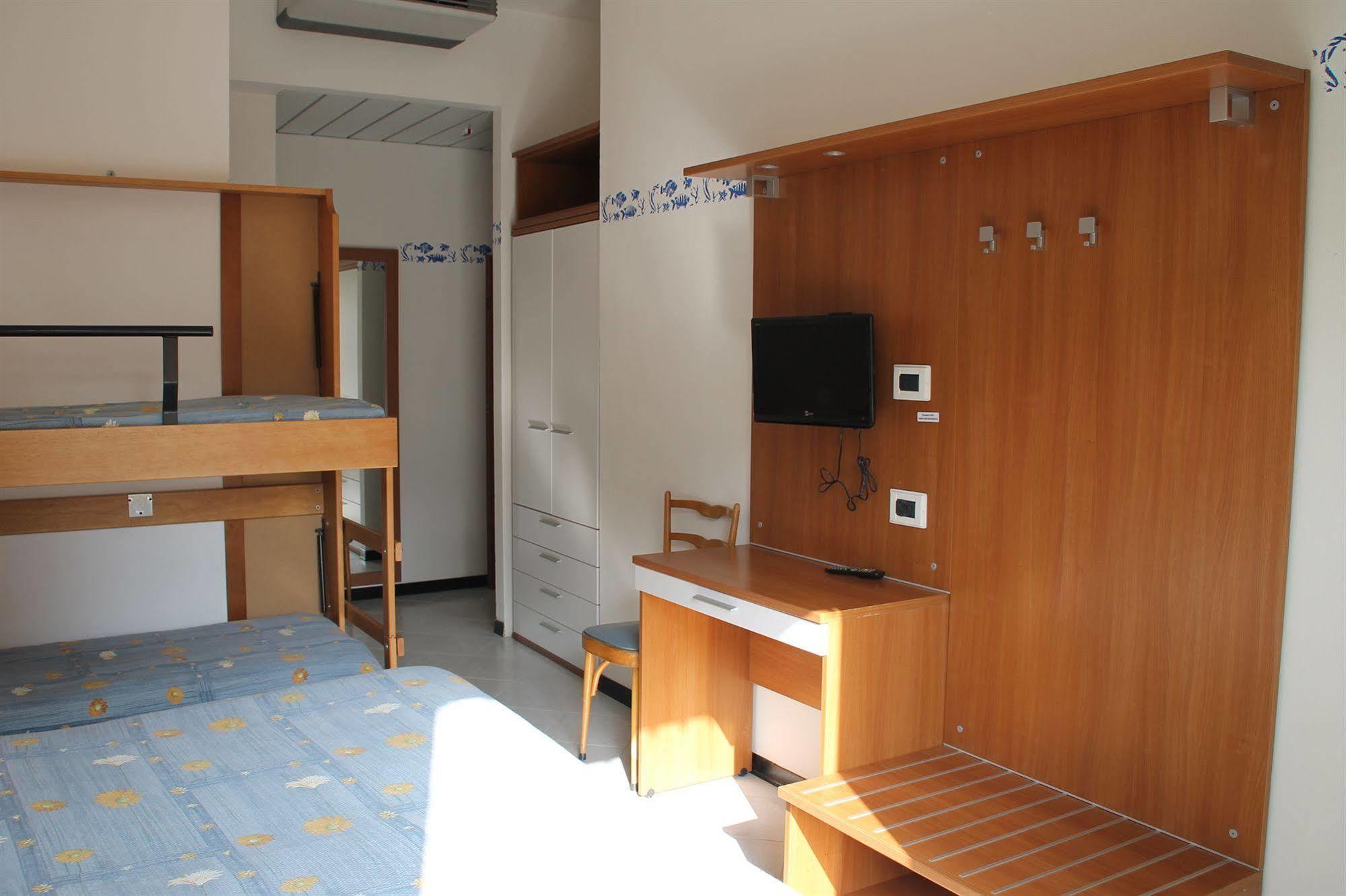 Hotel Brotas Rimini Exterior photo