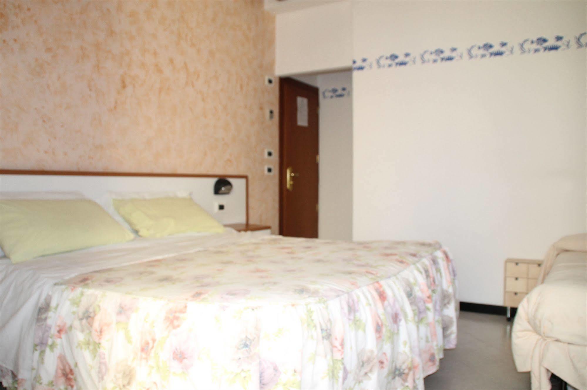Hotel Brotas Rimini Exterior photo